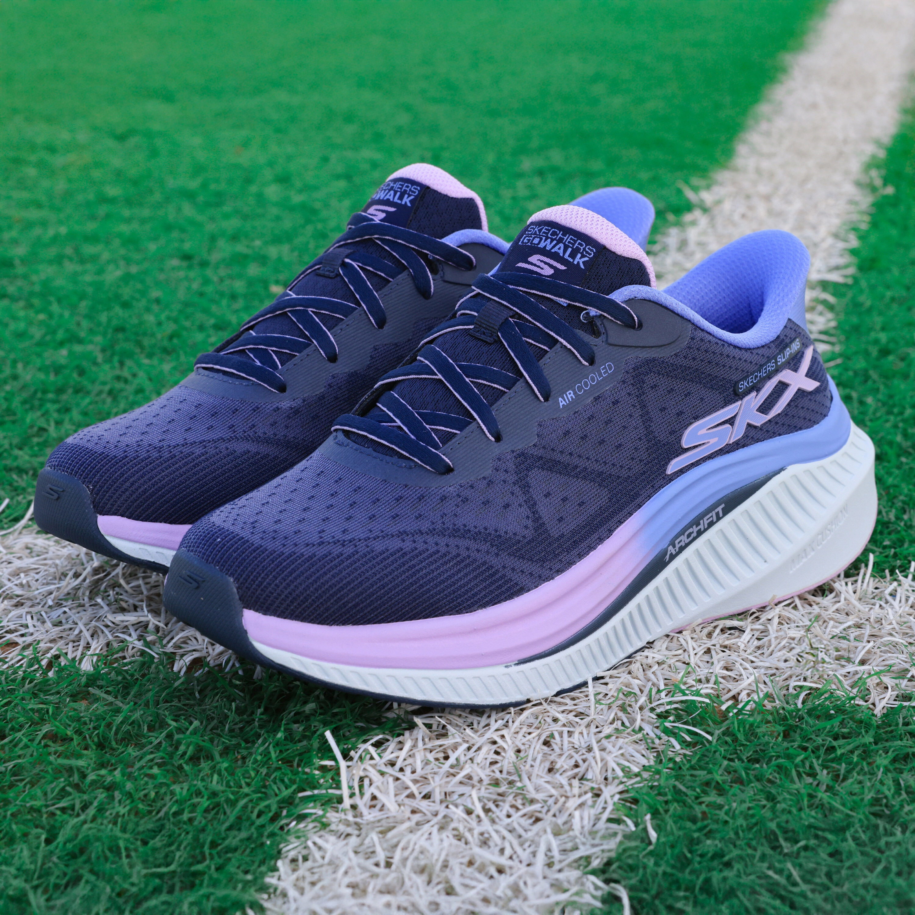 Skechers Slip-ins: GO WALK Max Cushioning Arch Fit - Areena